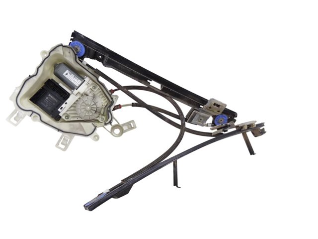 1K0959792M Motor del elevalunas de la puerta delantera derecha  disponible Utrera