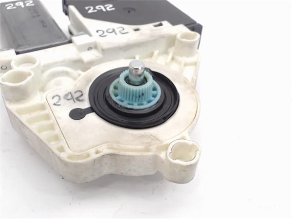 1K0959792M Motor del elevalunas de la puerta delantera derecha  comprar en Pontevedra