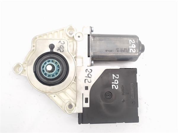 VAG 1K0959792M Motor del elevalunas de la puerta delantera derecha  en stock Terrassa