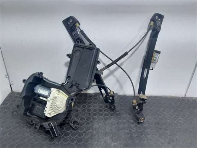 VAG 1K0959792M Motor del elevalunas de la puerta delantera derecha  en stock Terrassa