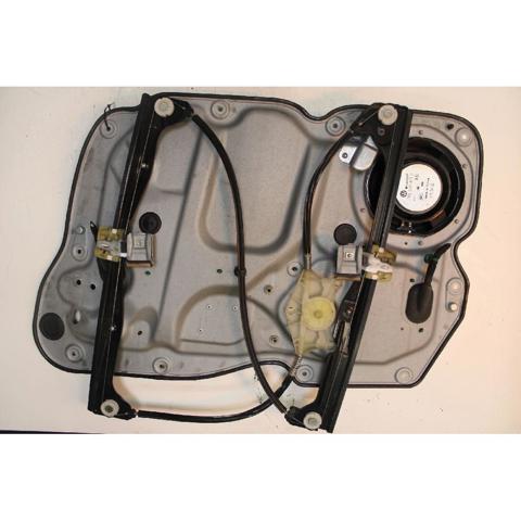 1K0959793C Motor del elevalunas de la puerta delantera izquierda  disponible Málaga
