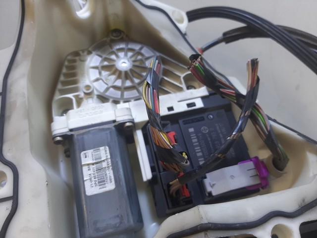 VAG 1K0959793D Motor del elevalunas eléctrico  en stock Valencia