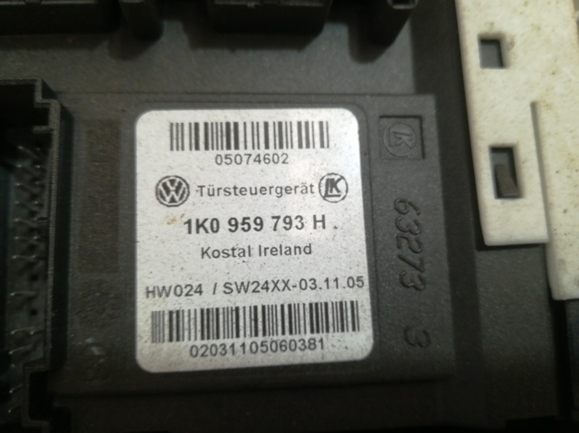 1K0959793H Motor del elevalunas de la puerta delantera izquierda  disponible Utrera