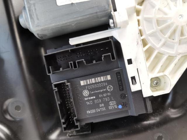 VAG 1K0959793L Motor del elevalunas de la puerta delantera izquierda  disponible Valladolid