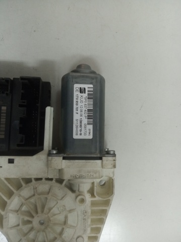 VAG 1K0959793L Motor del elevalunas de la puerta delantera izquierda  disponible Lugo