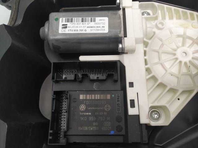 1K0959793M VAG Motor del elevalunas de la puerta delantera izquierda  comprar en Lleida
