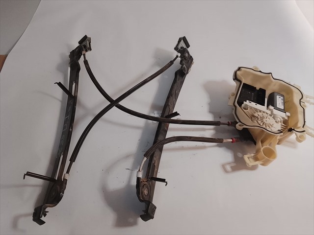 1K0959793M VAG Motor del elevalunas de la puerta delantera izquierda  comprar en Oviedo