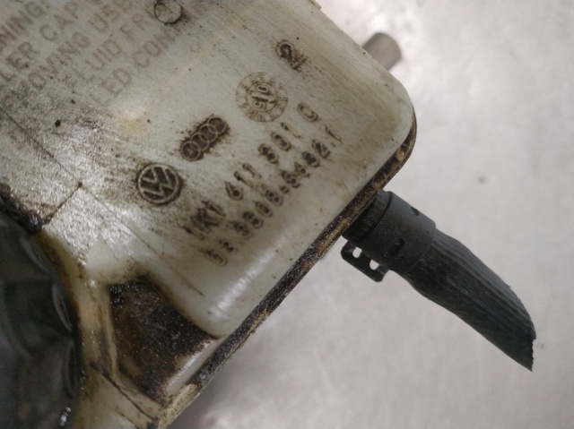 Deposito liquido de frenos para Audi A3 (8P1)