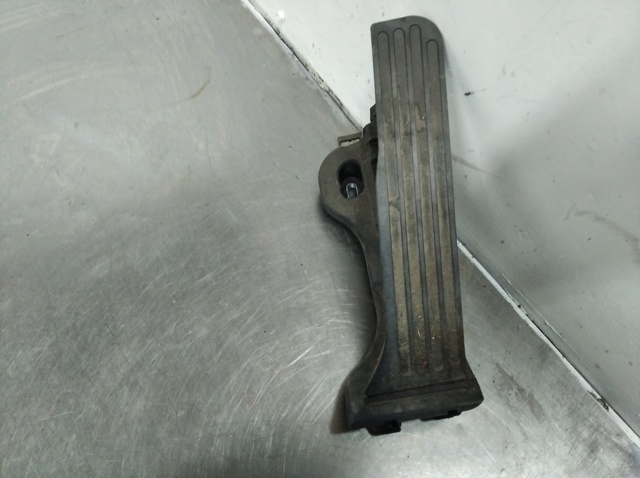 1K1721503P Pedal del acelerador  disponible Utrera