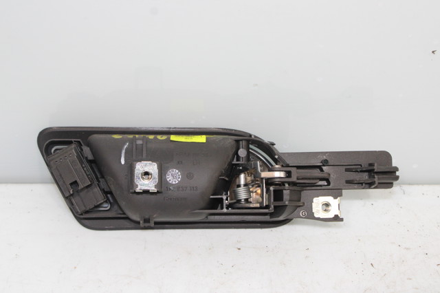 1K1837113 Manija interior de puerta delantera izquierda  disponible Málaga