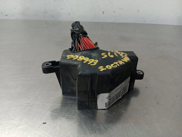 1K1941824 VAG Caja de fusibles comprar Bilbao