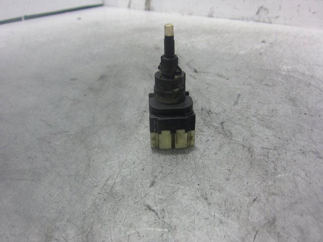 1K2945511 Interruptor de luz de freno comprar Girona