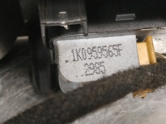1K3959857 Unidad de control de elevalunas delantera izquierda  disponible Málaga