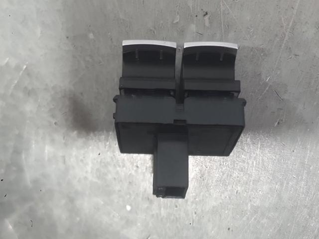 1K3959857 Interruptor de elevalunas delantera izquierda  en stock Castellón