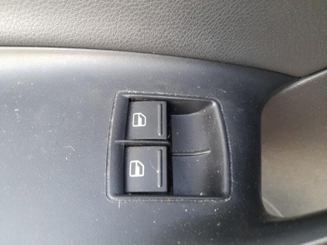 1K3959857C Interruptor de elevalunas delantera izquierda comprar Almería