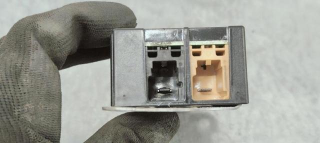 VAG 1K6035570F Amplificador de señal de antena  en stock Salamanca