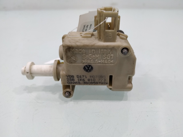 VAG 1K6810773 Motor de apertura de tapa de combustible  comprar en Ponferrada