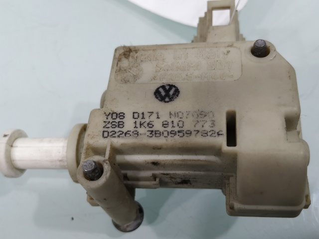 VAG 1K6810773 Motor tapa combustible  en stock Salamanca