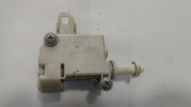 1K6810773 Motor tapa combustible  en stock Castellón