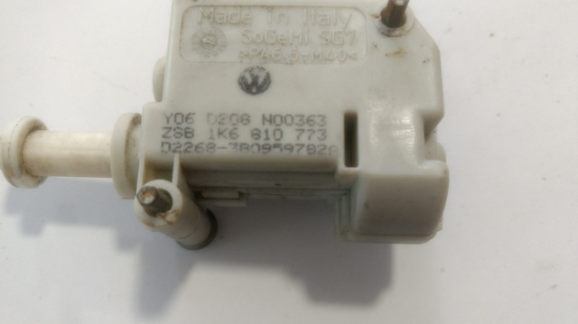 VAG 1K6810773 Motor de apertura de tapa de combustible  comprar en Albacete