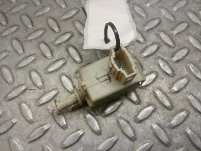 VAG 1K6810773 Motor de apertura de tapa de combustible  comprar en Albacete