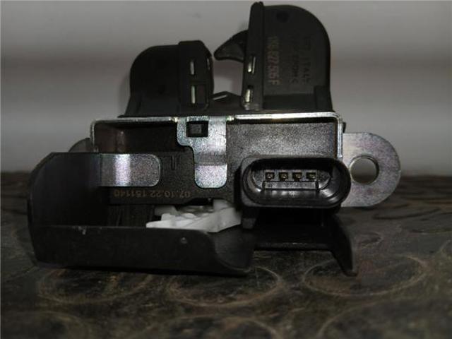 VAG 1K6827505F Cerradura de tapa de maletero  disponible Valladolid