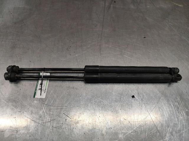 1K6827550F Amortiguador de la tapa del maletero  disponible Málaga