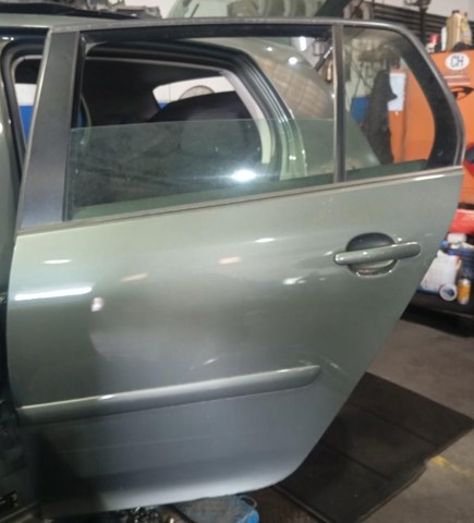 1K6833105J Panel lateral de puerta trasera izquierda comprar Girona