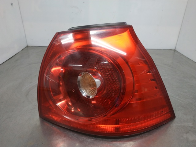 1K6945095N Piloto trasero exterior izquierdo  en stock Castellón