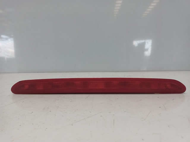 1K6945097A Tercera luz de freno  en stock Sabadell
