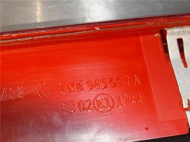 1K6945097A Tercera luz de freno  en stock Sabadell