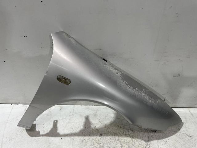 Aleta delantera derecha 1M0821022 VAG