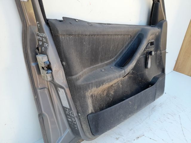 Puerta delantera izquierda Seat Leon I 1M1 segundo mano