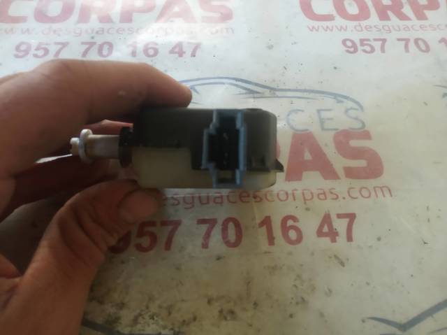 1M0959781A Motor de apertura/cierre del cierre del maletero (puerta trasera 3/5)  en stock Sabadell