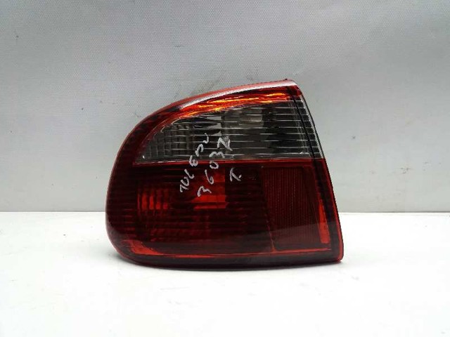 VAG 1M5945111 Piloto trasero izquierdo  disponible Lugo