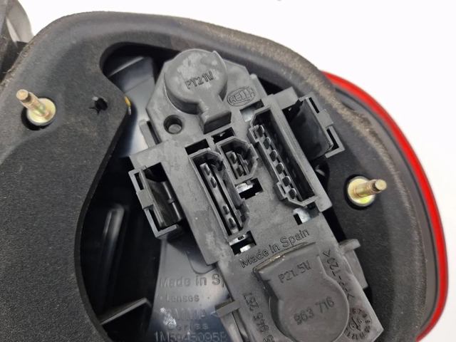 1M594511101C VAG Piloto trasero izquierdo  en stock Huelva