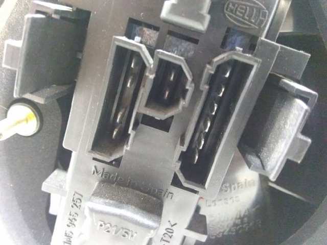 1M5945112 VAG Piloto trasero derecho  en stock Huelva