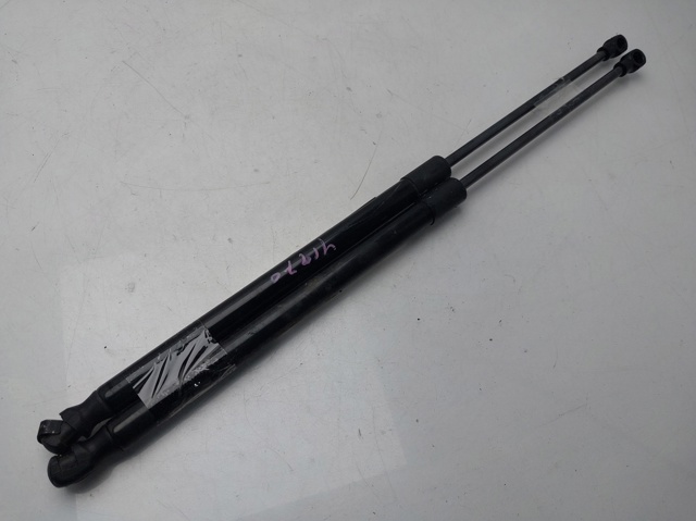1M6827550A Amortiguador maletero  en stock Sabadell