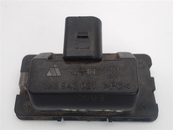 1M6943021 Luz de matrícula trasera  disponible Burgos
