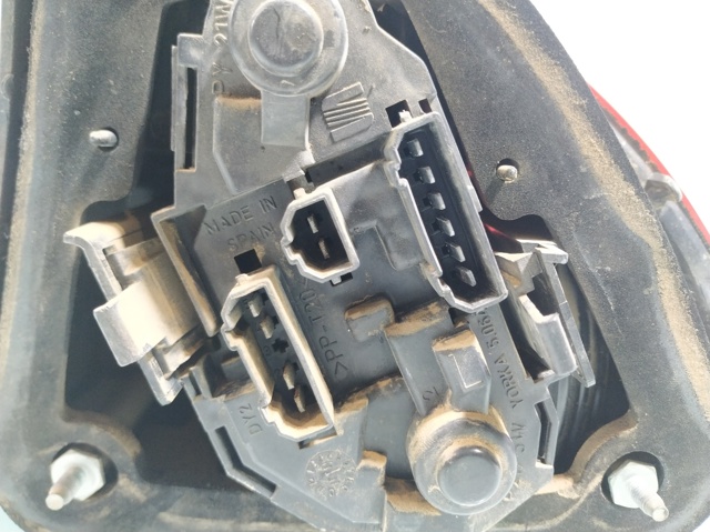 1M6945095A Piloto trasero exterior izquierdo  en stock Granada