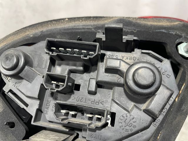 1M6945111 VAG Piloto trasero exterior izquierdo  disponible Ourense