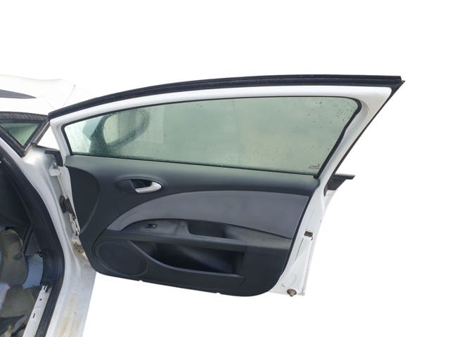 VAG 1P0831056A Puerta delantera derecha  comprar en Ponferrada