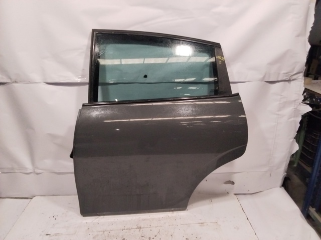 1P0833055 Puerta trasera izquierda  en stock Castellón