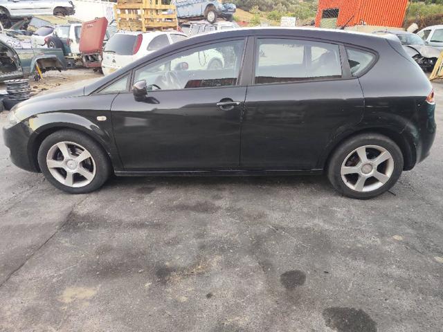 VAG 1P0833055 Puerta trasera izquierda  en stock Valencia