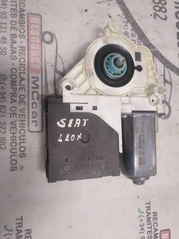 1P0837402A Motor del elevalunas de la puerta delantera derecha comprar Girona