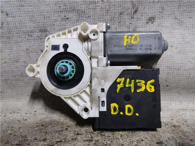 1P0837402A Motor del elevalunas de la puerta delantera derecha  comprar en Pontevedra