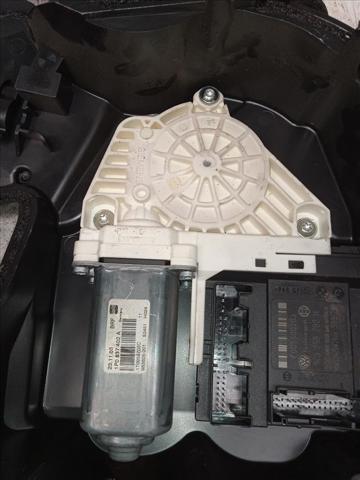 VAG 1P0837402A Motor del elevalunas de la puerta delantera derecha  disponible Lugo