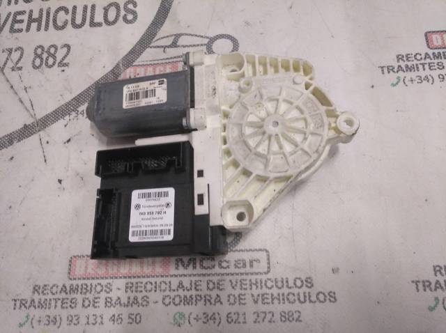 VAG 1P0837402A Motor del elevalunas de la puerta delantera derecha  comprar en Ponferrada