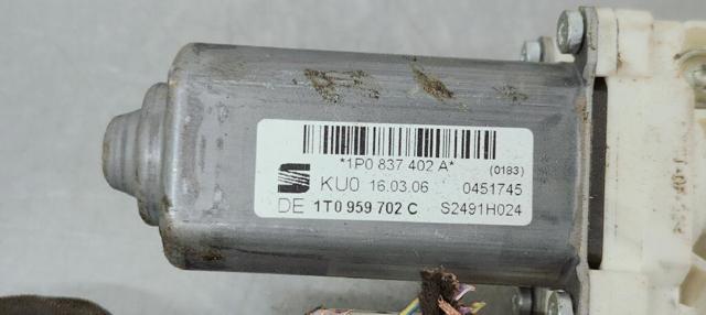 1P0837402A Motor del elevalunas de la puerta delantera derecha comprar Almería