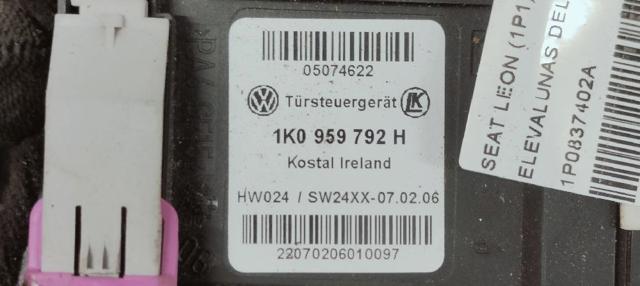VAG 1P0837402A Motor del elevalunas de la puerta delantera derecha comprar Pamplona